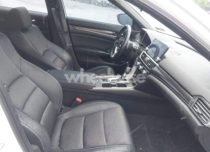 Photo 5 of 2018 Honda Accord SPORT (VIN 1HGCV1F38JA069845)