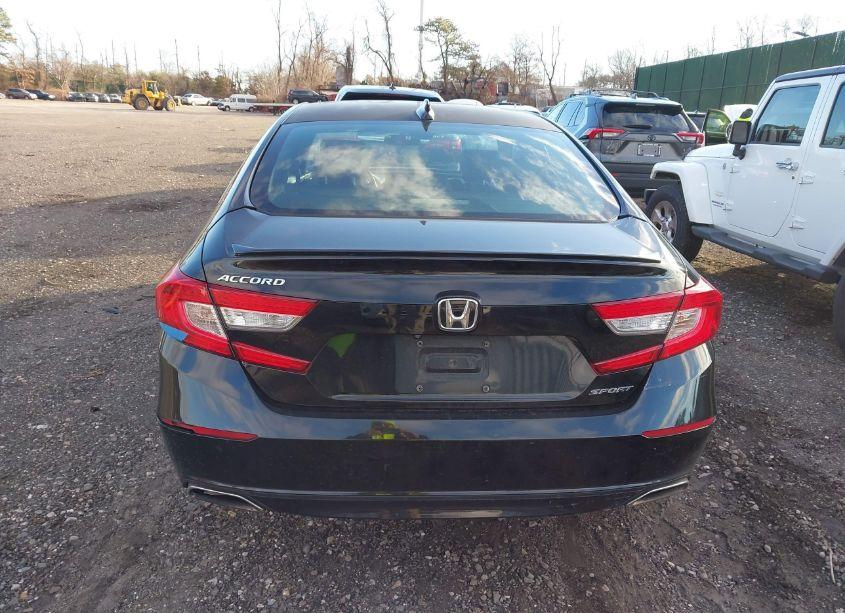 Photo 15 of 2018 Honda Accord SPORT (VIN 1HGCV1F38JA077914)