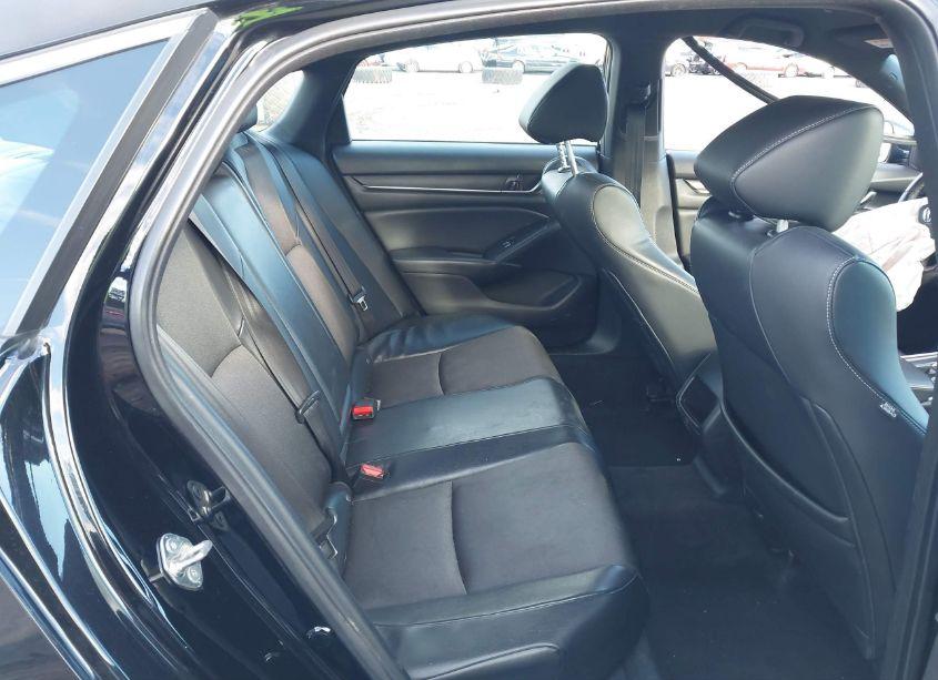 Photo 8 of 2018 Honda Accord SPORT (VIN 1HGCV1F38JA077914)