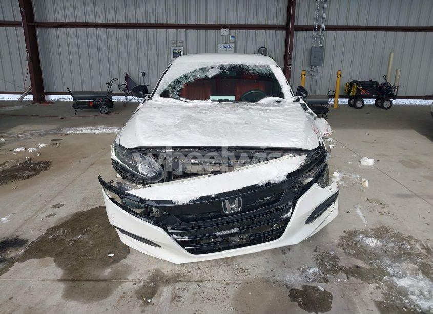 Photo 12 of 2018 Honda Accord SPORT (VIN 1HGCV1F38JA090646)