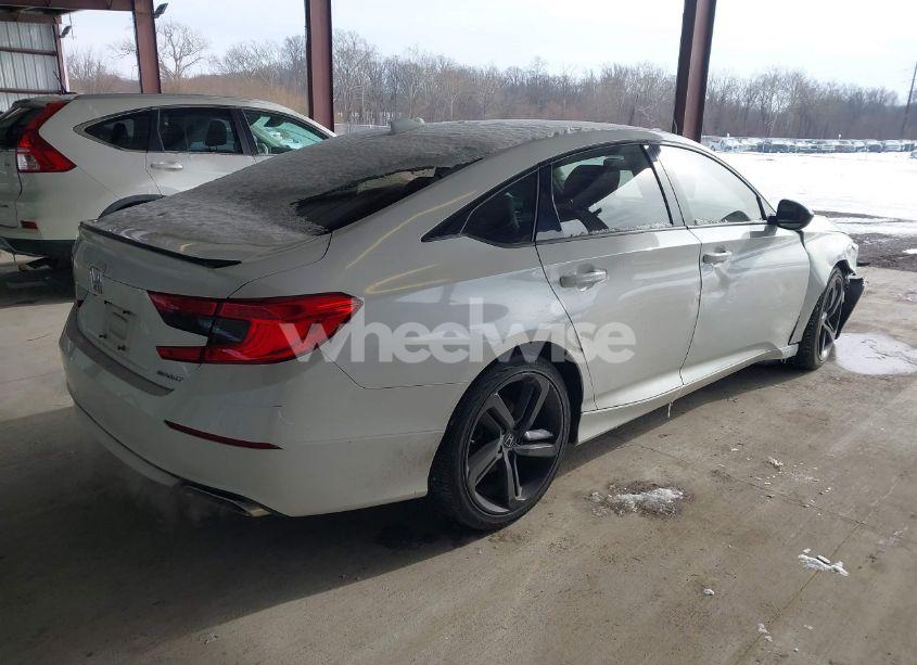 Photo 4 of 2018 Honda Accord SPORT (VIN 1HGCV1F38JA090646)