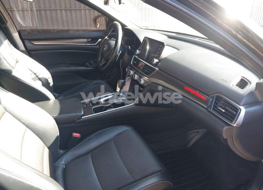 Photo 5 of 2018 Honda Accord SPORT (VIN 1HGCV1F38JA093109)