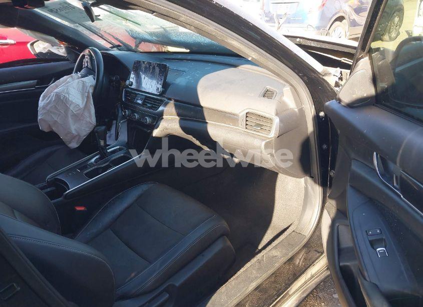 Photo 5 of 2018 Honda Accord SPORT (VIN 1HGCV1F38JA094387)