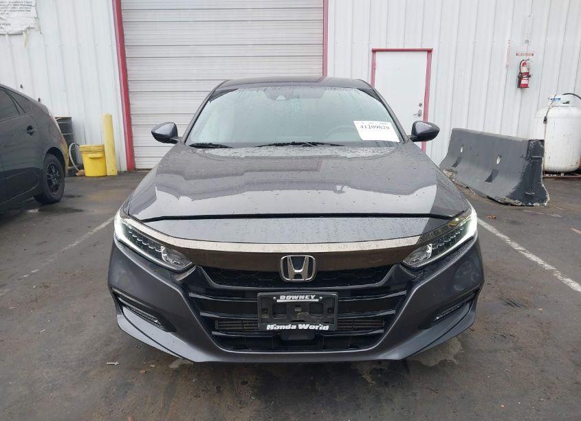Photo 12 of 2018 Honda Accord SPORT (VIN 1HGCV1F38JA133088)