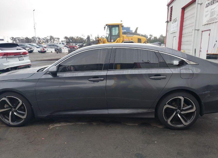 Photo 14 of 2018 Honda Accord SPORT (VIN 1HGCV1F38JA133088)
