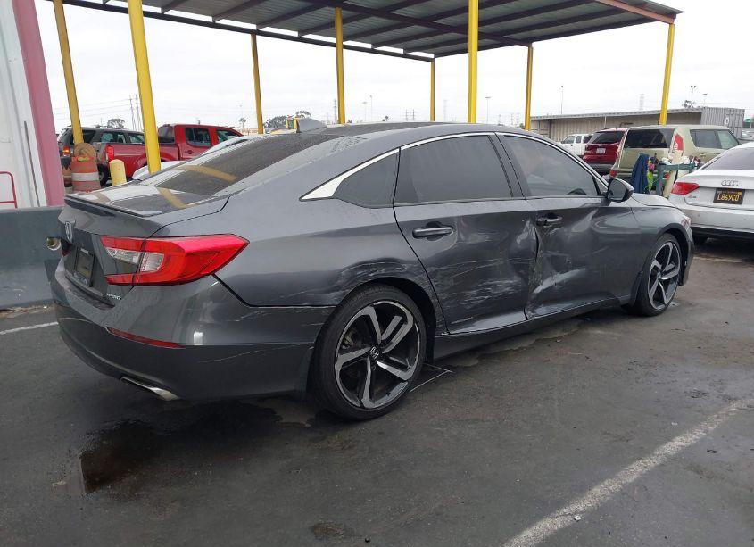 Photo 4 of 2018 Honda Accord SPORT (VIN 1HGCV1F38JA133088)