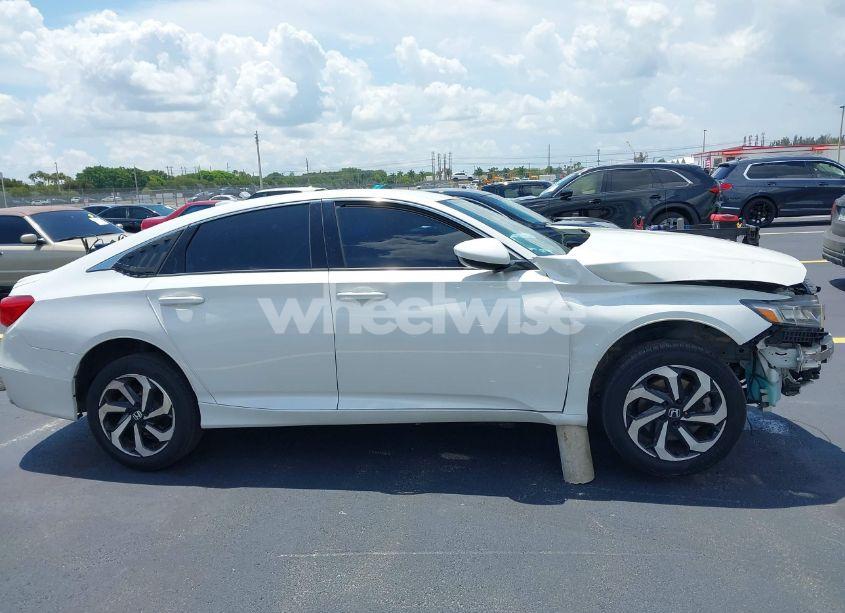 Photo 14 of 2018 Honda Accord SPORT (VIN 1HGCV1F38JA176796)