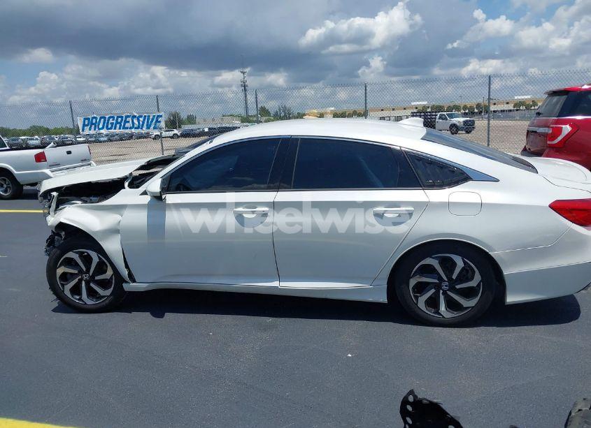 Photo 15 of 2018 Honda Accord SPORT (VIN 1HGCV1F38JA176796)