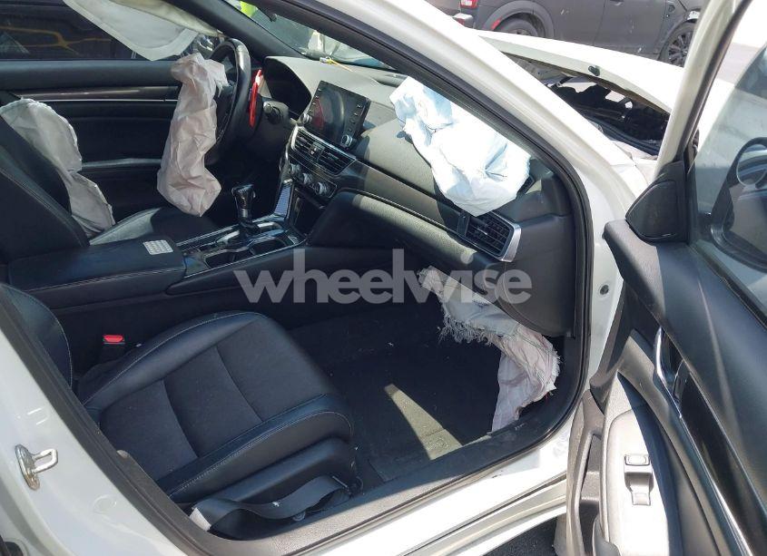 Photo 5 of 2018 Honda Accord SPORT (VIN 1HGCV1F38JA176796)