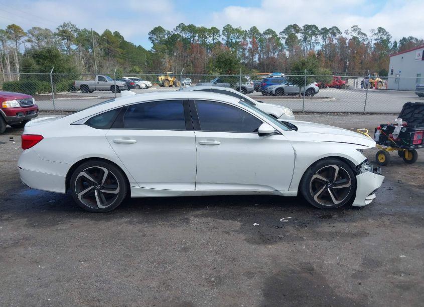 Photo 13 of 2018 Honda Accord SPORT (VIN 1HGCV1F38JA207772)