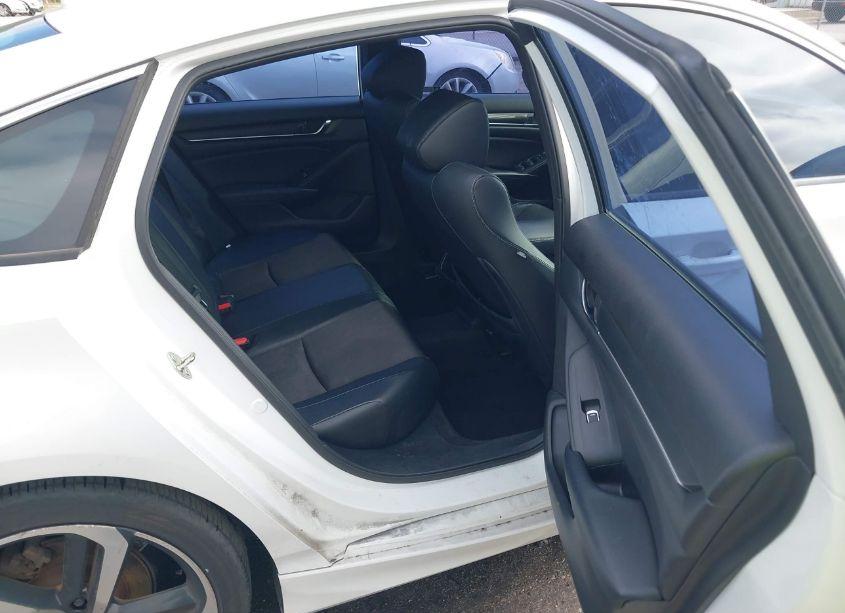 Photo 8 of 2018 Honda Accord SPORT (VIN 1HGCV1F38JA207772)