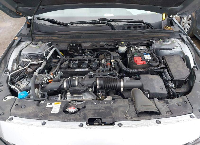 Photo 10 of 2018 Honda Accord SPORT (VIN 1HGCV1F38JA245020)