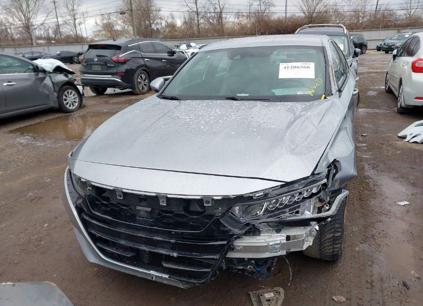 Photo 12 of 2018 Honda Accord SPORT (VIN 1HGCV1F38JA245020)