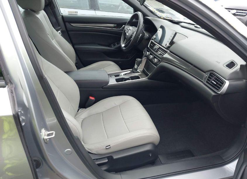 Photo 5 of 2018 Honda Accord SPORT (VIN 1HGCV1F38JA245020)