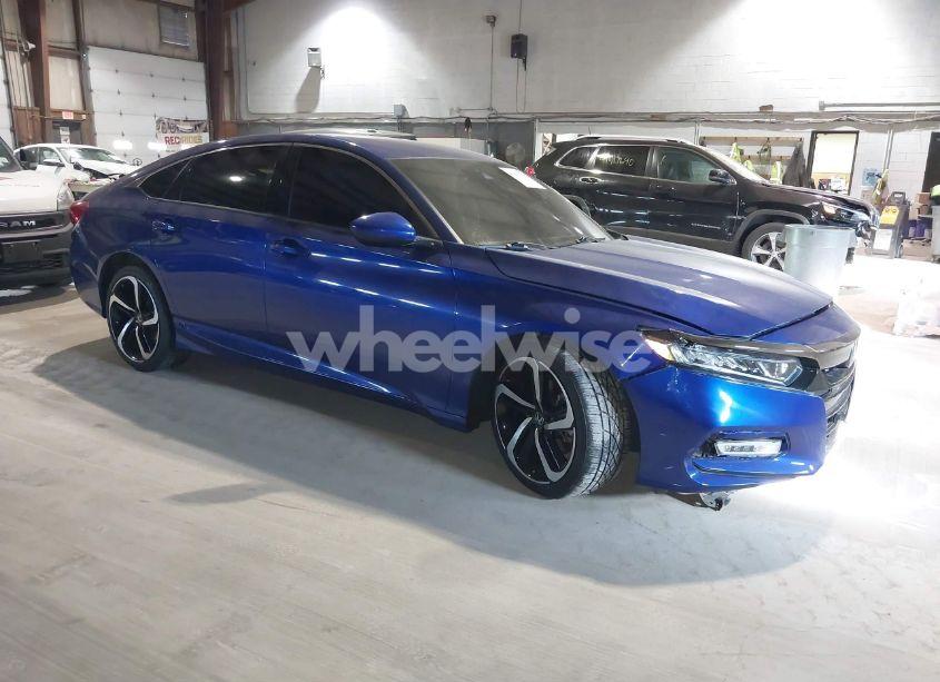 2018 Honda Accord SPORT (VIN 1HGCV1F38JA262304) main photo