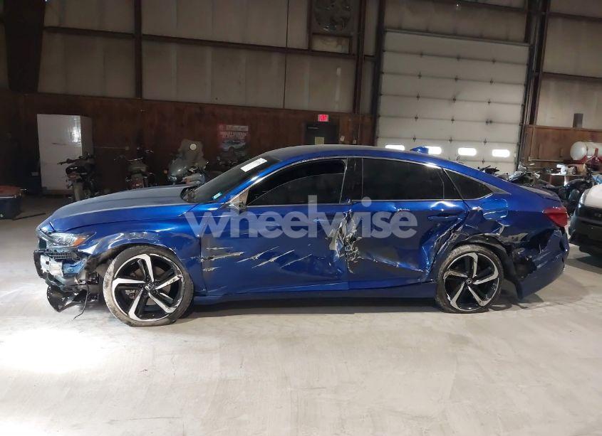 Photo 15 of 2018 Honda Accord SPORT (VIN 1HGCV1F38JA262304)