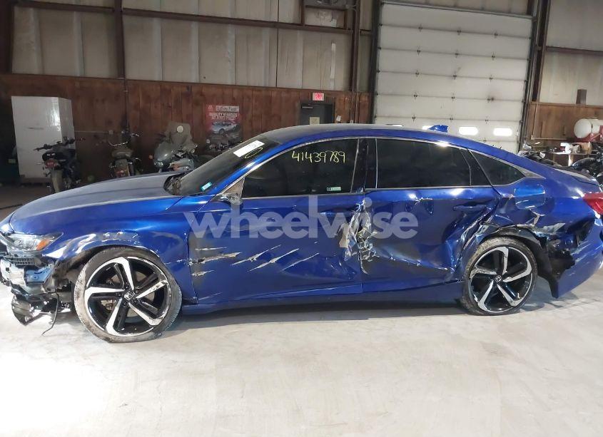 Photo 6 of 2018 Honda Accord SPORT (VIN 1HGCV1F38JA262304)