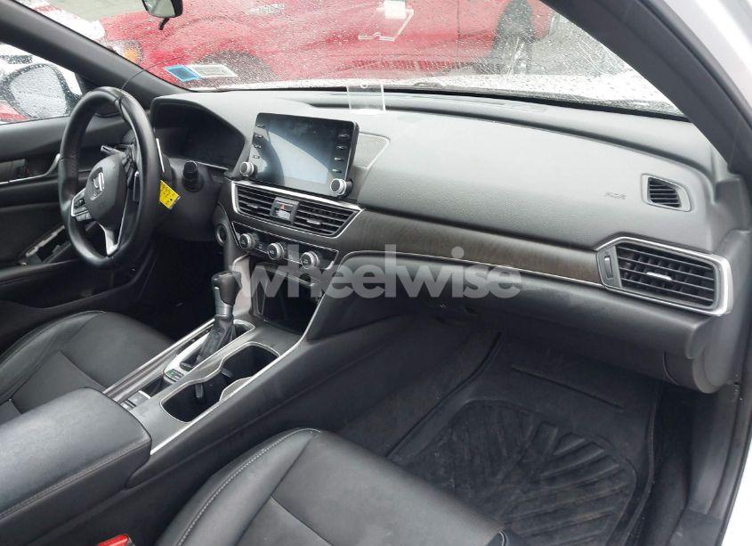 Photo 5 of 2018 Honda Accord SPORT (VIN 1HGCV1F38JA264361)