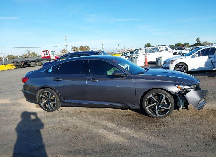 Photo 14 of 2019 Honda Accord SPORT (VIN 1HGCV1F38KA001207)