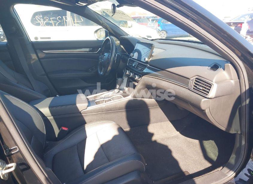 Photo 5 of 2019 Honda Accord SPORT (VIN 1HGCV1F38KA138048)