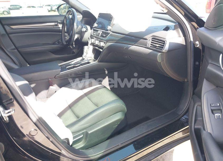 Photo 5 of 2020 Honda Accord SPORT (VIN 1HGCV1F38LA058038)