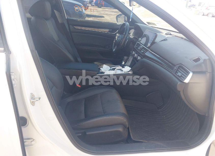 Photo 5 of 2020 Honda Accord SPORT (VIN 1HGCV1F38LA136723)