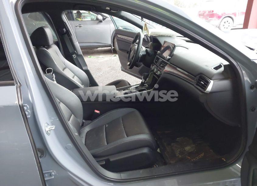 Photo 5 of 2022 Honda Accord SPORT (VIN 1HGCV1F38NA072539)