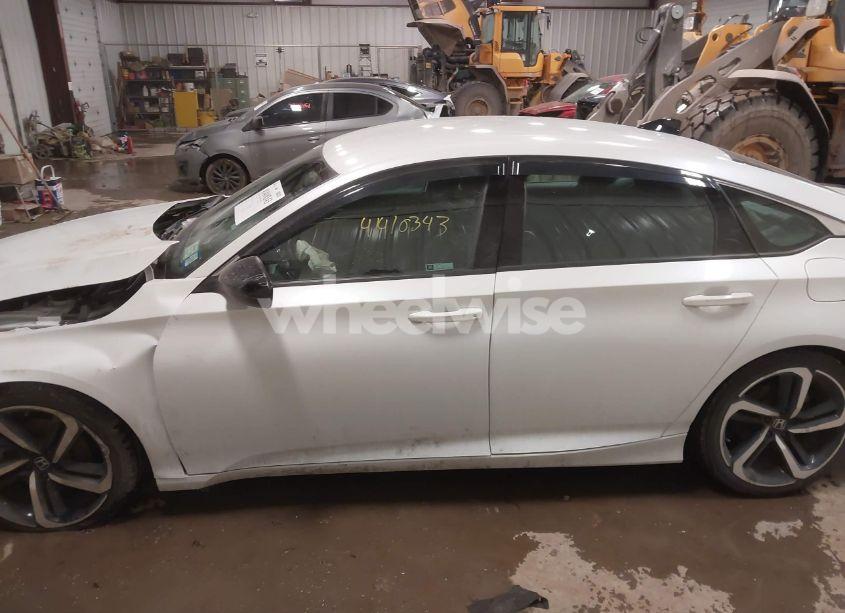 Photo 15 of 2022 Honda Accord SPORT (VIN 1HGCV1F38NA101697)