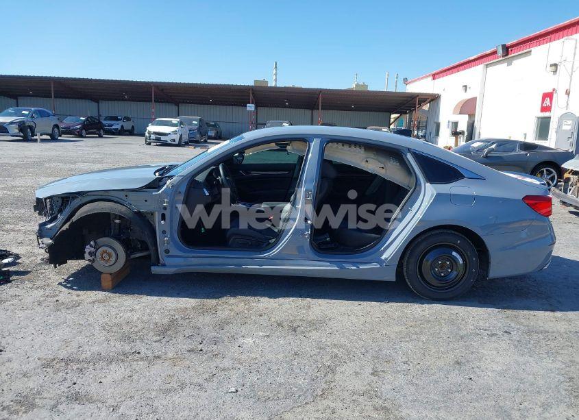 Photo 13 of 2022 Honda Accord SPORT (VIN 1HGCV1F38NA112781)