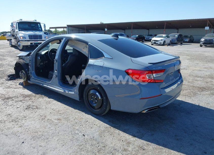 Photo 3 of 2022 Honda Accord SPORT (VIN 1HGCV1F38NA112781)