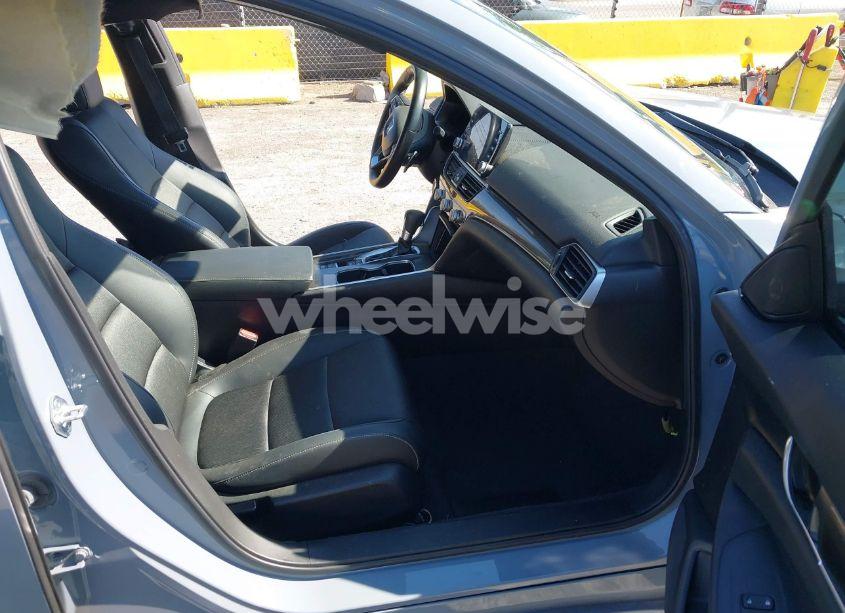 Photo 5 of 2022 Honda Accord SPORT (VIN 1HGCV1F38NA112781)