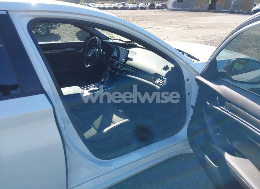 Photo 5 of 2022 Honda Accord SPORT (VIN 1HGCV1F38NA120685)