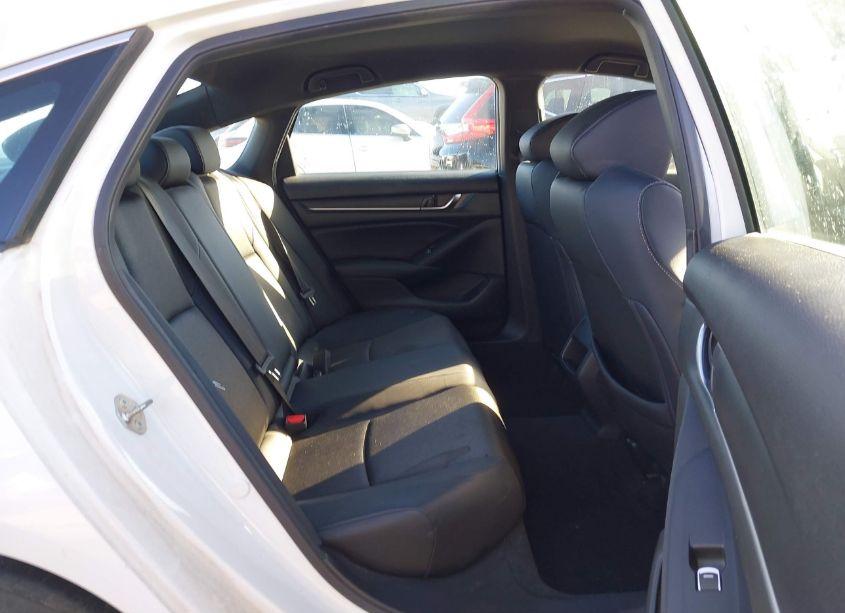 Photo 8 of 2018 Honda Accord SPORT (VIN 1HGCV1F39JA040886)