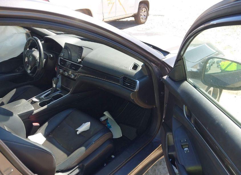 Photo 5 of 2018 Honda Accord SPORT (VIN 1HGCV1F39JA052102)