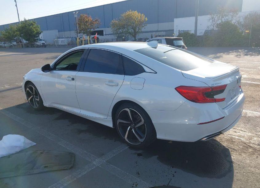 Photo 3 of 2018 Honda Accord SPORT (VIN 1HGCV1F39JA058837)