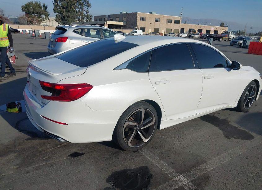 Photo 4 of 2018 Honda Accord SPORT (VIN 1HGCV1F39JA058837)