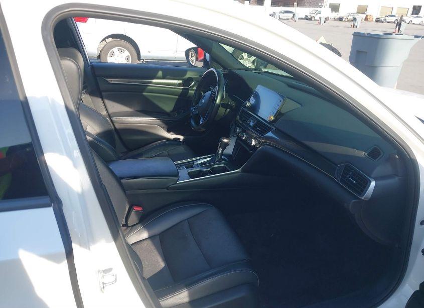 Photo 5 of 2018 Honda Accord SPORT (VIN 1HGCV1F39JA058837)