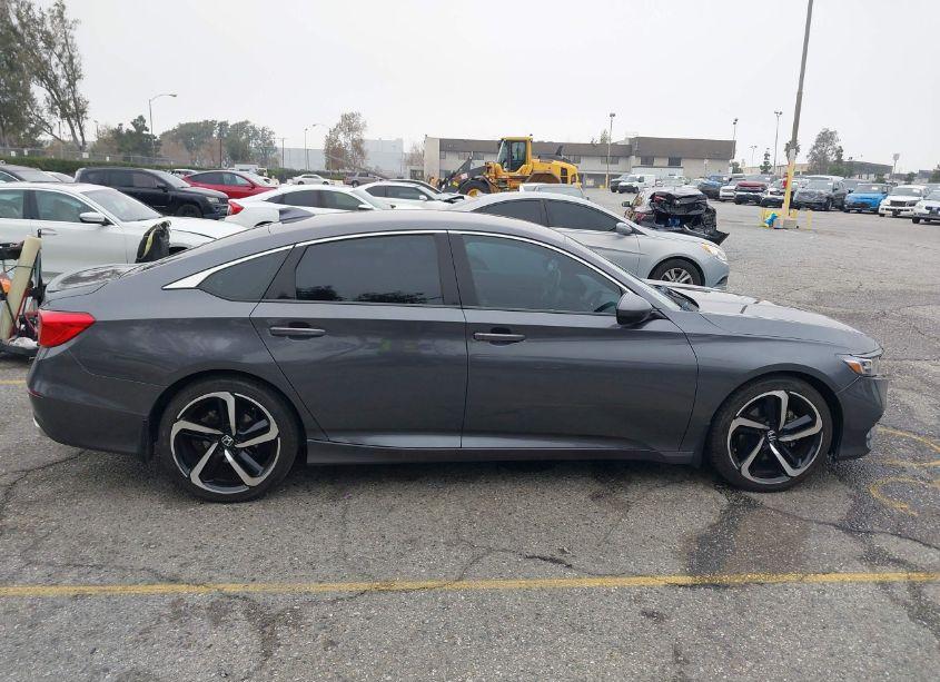 Photo 13 of 2018 Honda Accord SPORT (VIN 1HGCV1F39JA063634)