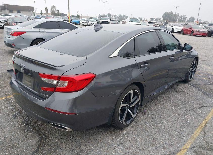Photo 4 of 2018 Honda Accord SPORT (VIN 1HGCV1F39JA063634)
