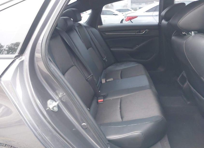 Photo 8 of 2018 Honda Accord SPORT (VIN 1HGCV1F39JA063634)