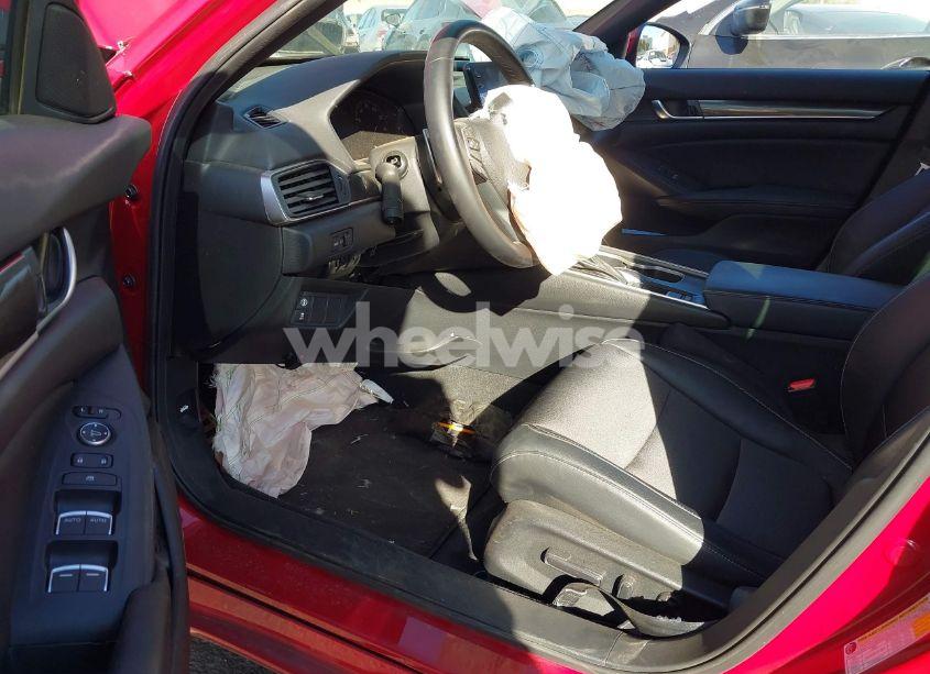 Photo 5 of 2018 Honda Accord SPORT (VIN 1HGCV1F39JA135562)