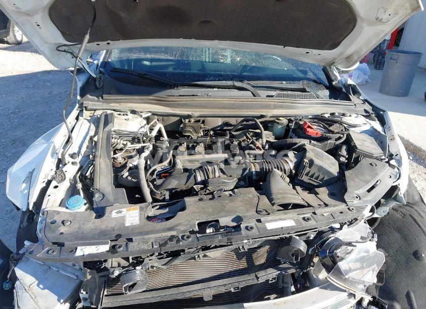 Photo 10 of 2018 Honda Accord SPORT (VIN 1HGCV1F39JA163992)