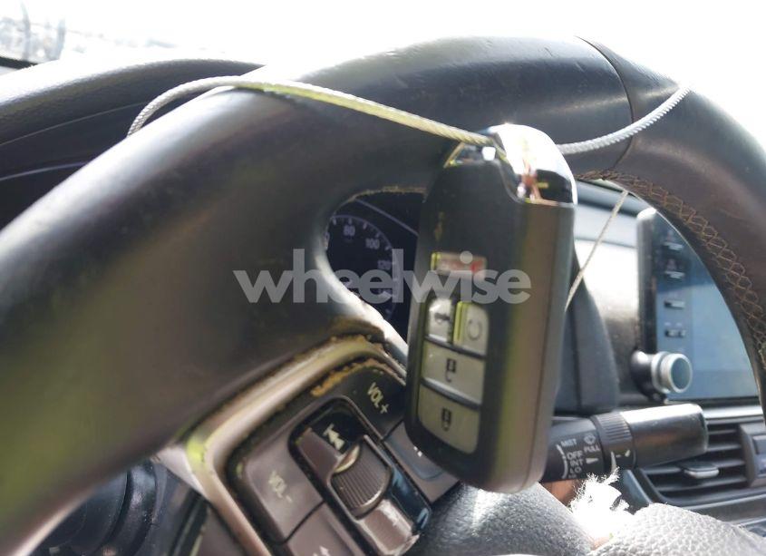 Photo 11 of 2018 Honda Accord SPORT (VIN 1HGCV1F39JA163992)