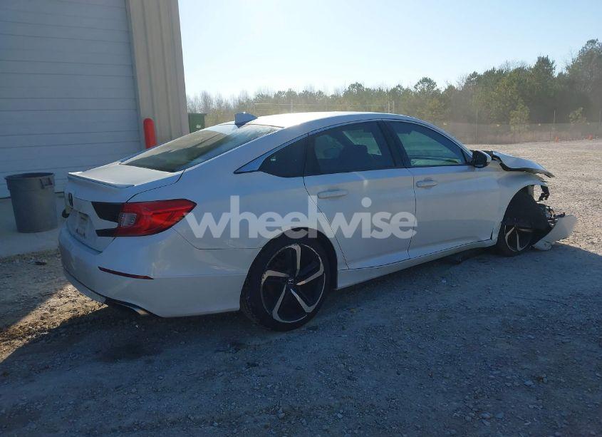 Photo 4 of 2018 Honda Accord SPORT (VIN 1HGCV1F39JA163992)