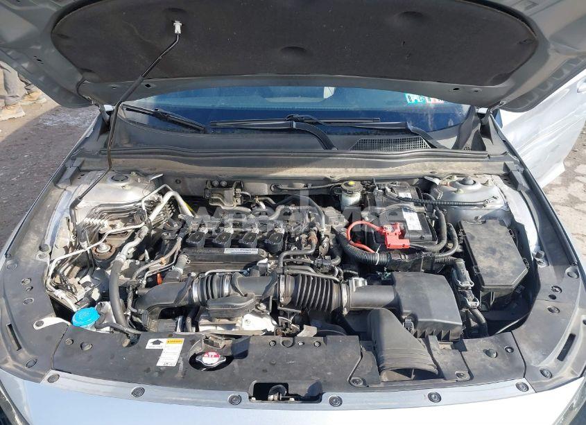 Photo 10 of 2018 Honda Accord SPORT (VIN 1HGCV1F39JA167427)