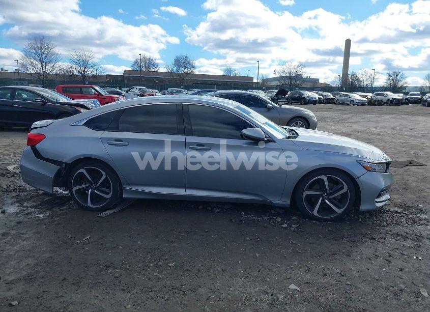 Photo 13 of 2018 Honda Accord SPORT (VIN 1HGCV1F39JA167427)