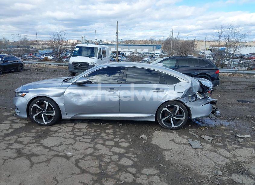 Photo 14 of 2018 Honda Accord SPORT (VIN 1HGCV1F39JA167427)
