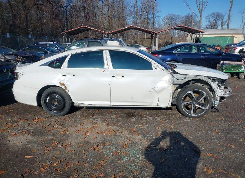 Photo 14 of 2018 Honda Accord SPORT (VIN 1HGCV1F39JA167895)