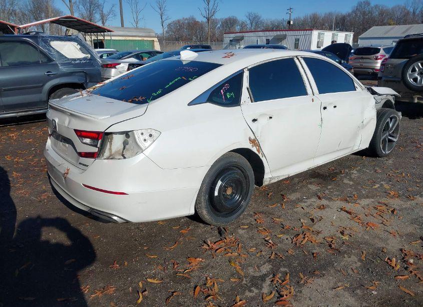 Photo 4 of 2018 Honda Accord SPORT (VIN 1HGCV1F39JA167895)