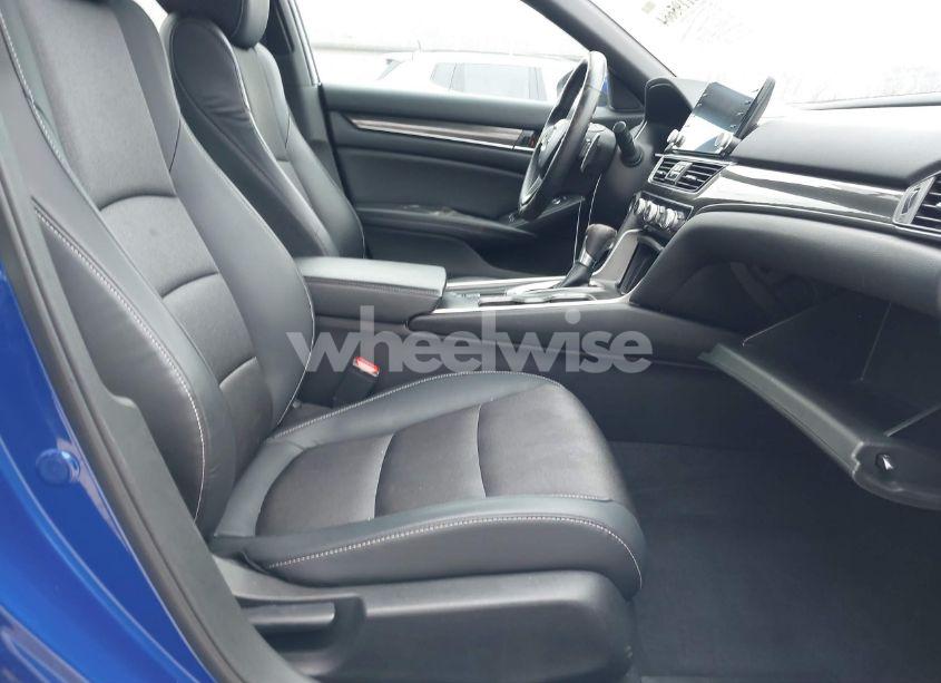 Photo 5 of 2018 Honda Accord SPORT (VIN 1HGCV1F39JA175110)